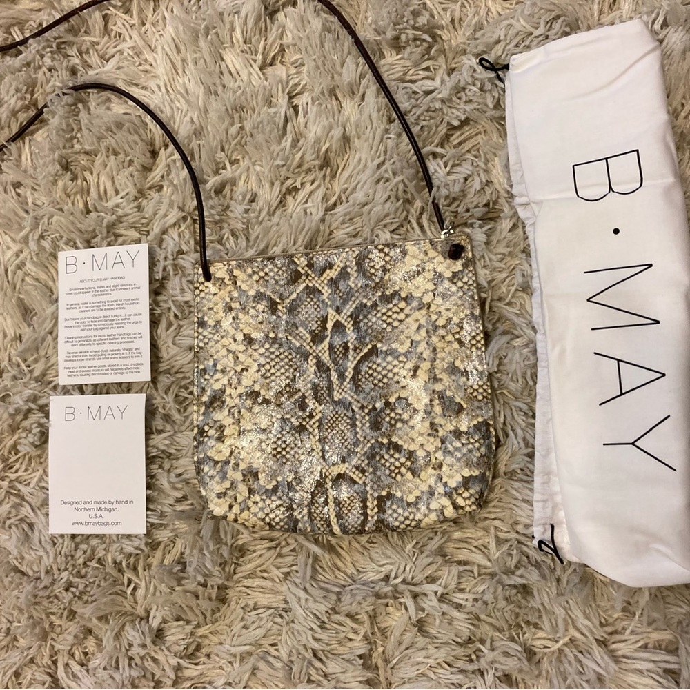 Snake print long strap purse. NWT